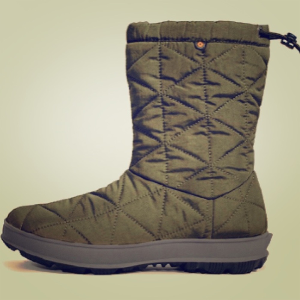 Bogs Snowday Mid Boot Size 8